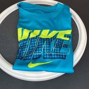 Nike T-shirt